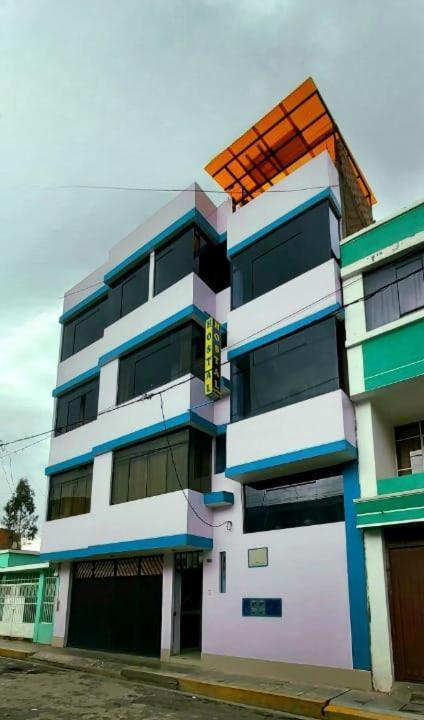 Hostal Los Pinos Huancayo Exteriör bild