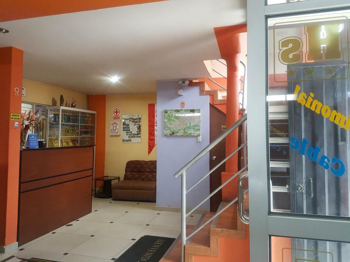 Hostal Los Pinos Huancayo Exteriör bild
