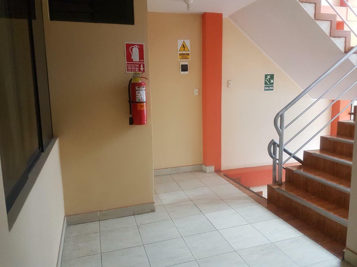 Hostal Los Pinos Huancayo Exteriör bild